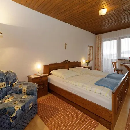 Pensión Berghof Und 4*
