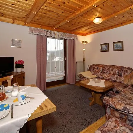 Pensión Berghof Und 4*